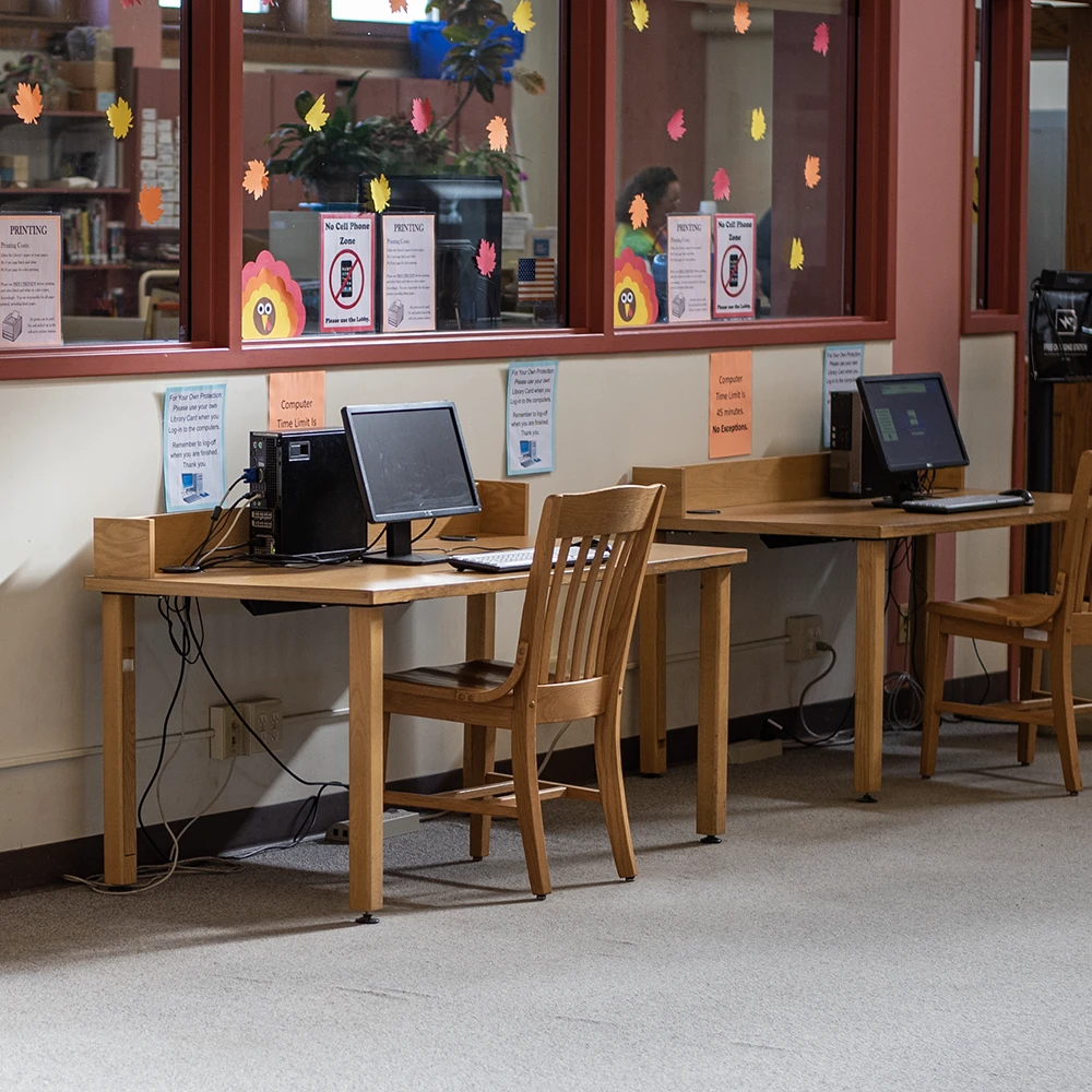 Computers on desks at Flagg-Rochelle Public Library